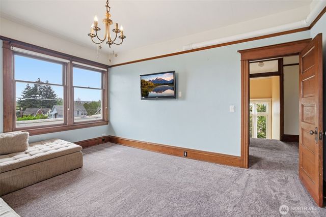 6238 Woodlawn Avenue N, Seattle, WA 98103