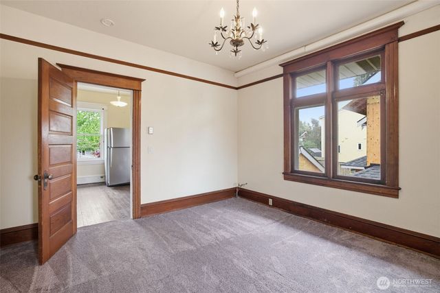 6238 Woodlawn Avenue N, Seattle, WA 98103