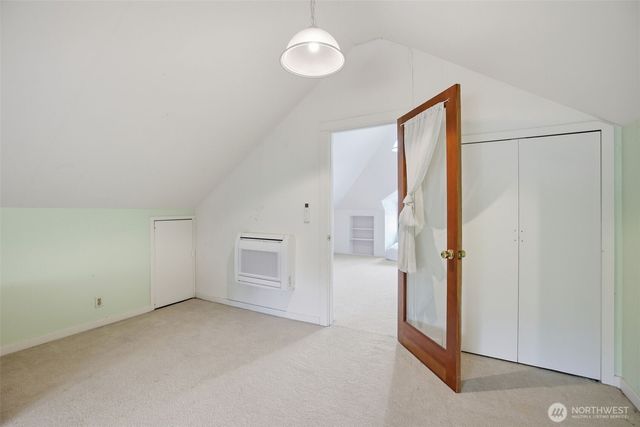 6238 Woodlawn Avenue N, Seattle, WA 98103