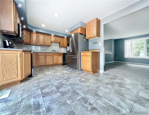 173 Oakhill Drive, Hamburg, NY 14075