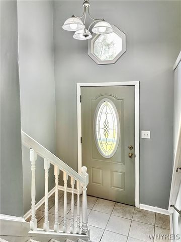 173 Oakhill Drive, Hamburg, NY 14075