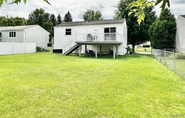 173 Oakhill Drive, Hamburg, NY 14075
