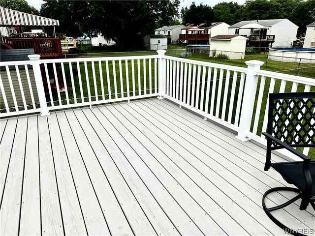 173 Oakhill Drive, Hamburg, NY 14075