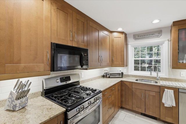 1465 Hooksett Rd Unit 75, Hooksett, NH 03106