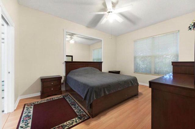1092 Bedford Avenue, Palm Beach Gardens, FL 33403