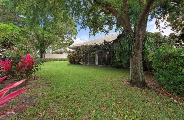 1092 Bedford Avenue, Palm Beach Gardens, FL 33403