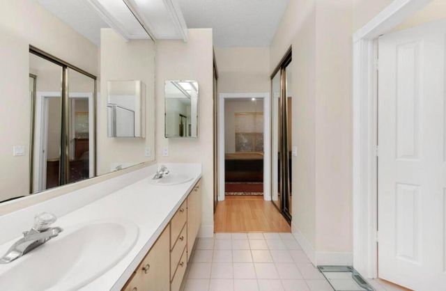 1092 Bedford Avenue, Palm Beach Gardens, FL 33403