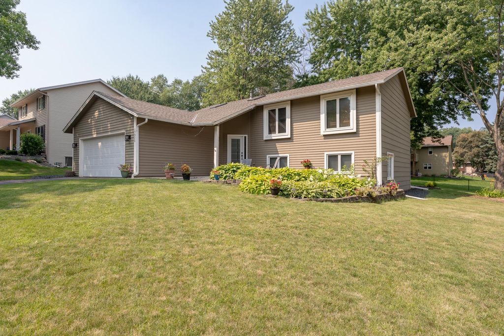 17325 Halifax Path, Lakeville, MN 55044