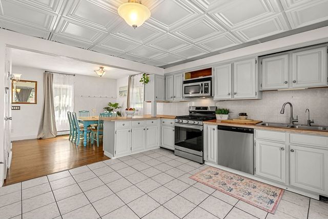 21 Burroughs St, Danvers, MA 01923