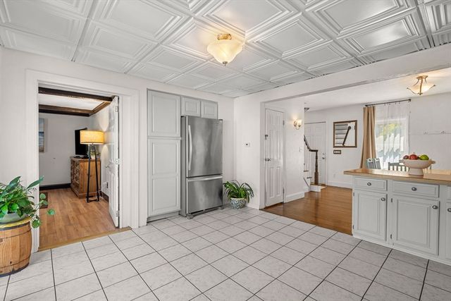 21 Burroughs St, Danvers, MA 01923