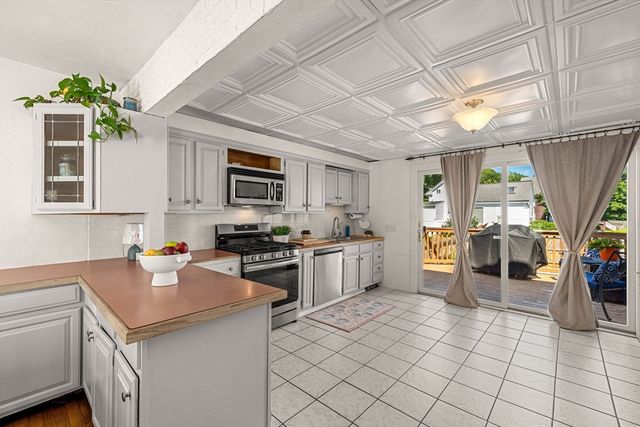 21 Burroughs St, Danvers, MA 01923