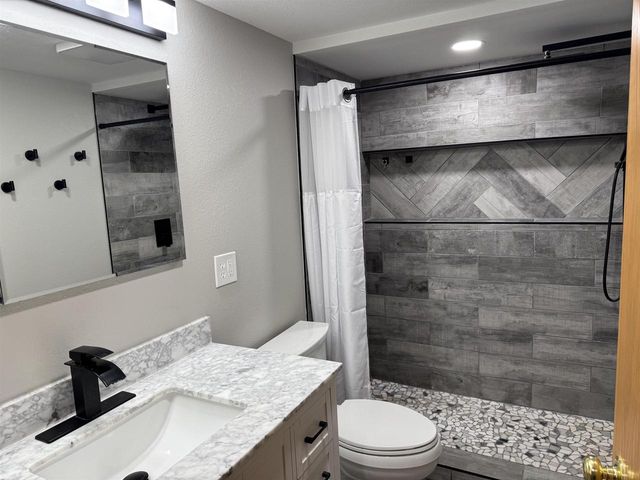 E2573 S Dutch Hollow Road, La Valle, WI 53941