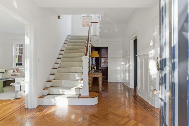 56 Parkwood Avenue, Charleston, SC 29403