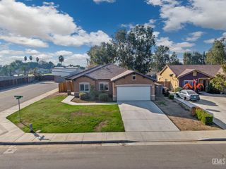 307 Count Fleet Way, Bakersfield, CA 93307