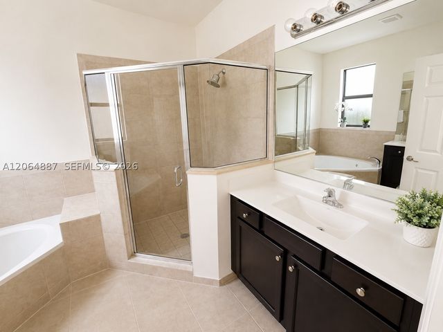 10614 W 35th Ln, Hialeah, FL 33018