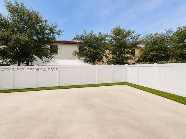 10614 W 35th Ln, Hialeah, FL 33018