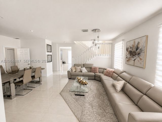 10614 W 35th Ln, Hialeah, FL 33018