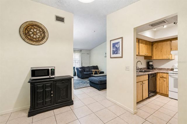 3132 BLOOMINGDALE VILLAS COURT, Brandon, FL 33511