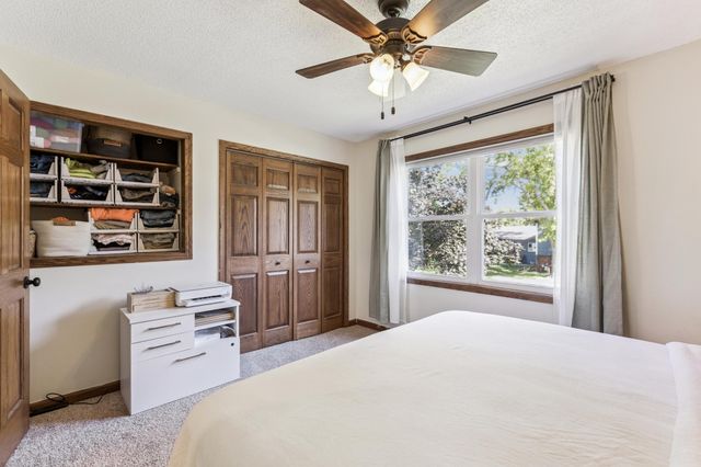 218 Jeanne Avenue E, Eden Valley, MN 55329