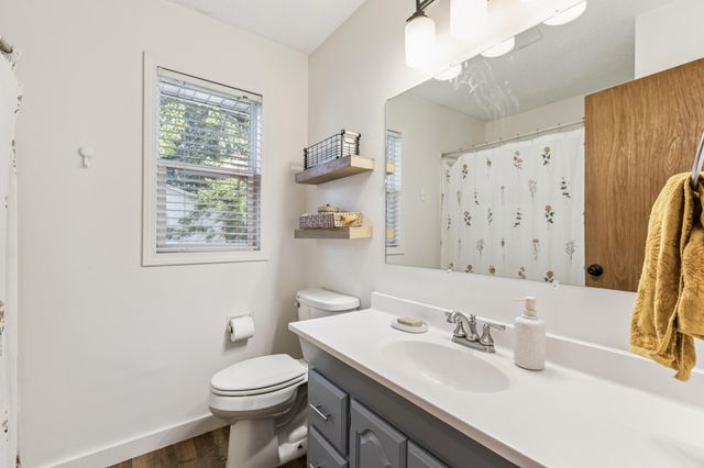 218 Jeanne Avenue E, Eden Valley, MN 55329