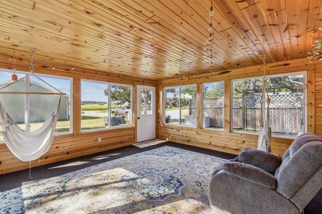 218 Jeanne Avenue E, Eden Valley, MN 55329