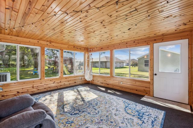 218 Jeanne Avenue E, Eden Valley, MN 55329