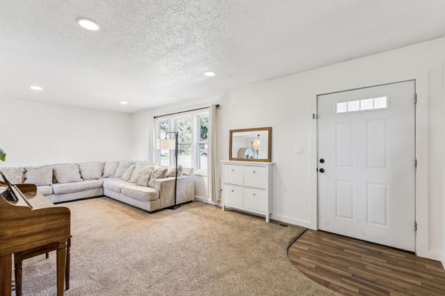 218 Jeanne Avenue E, Eden Valley, MN 55329