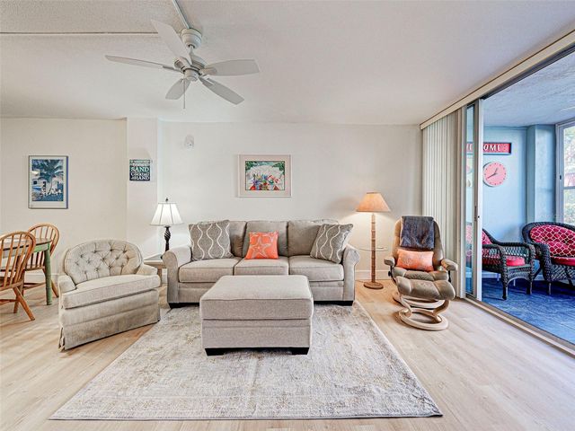 232 SAINT AUGUSTINE AVENUE 105, Venice, FL 34285