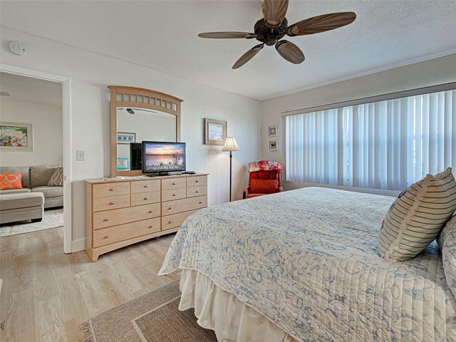 232 SAINT AUGUSTINE AVENUE 105, Venice, FL 34285