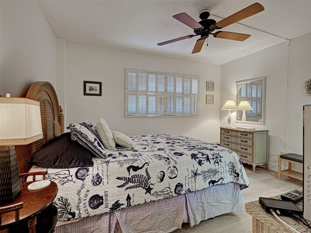 232 SAINT AUGUSTINE AVENUE 105, Venice, FL 34285