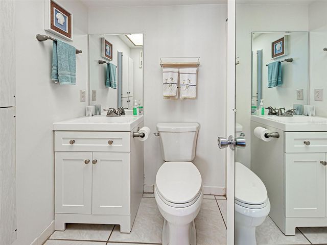 232 SAINT AUGUSTINE AVENUE 105, Venice, FL 34285