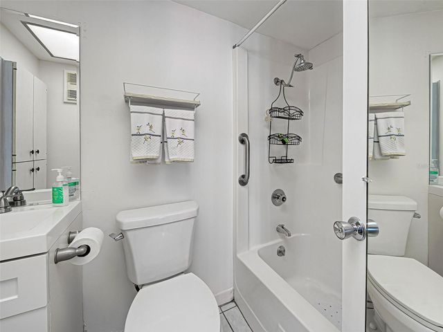 232 SAINT AUGUSTINE AVENUE 105, Venice, FL 34285