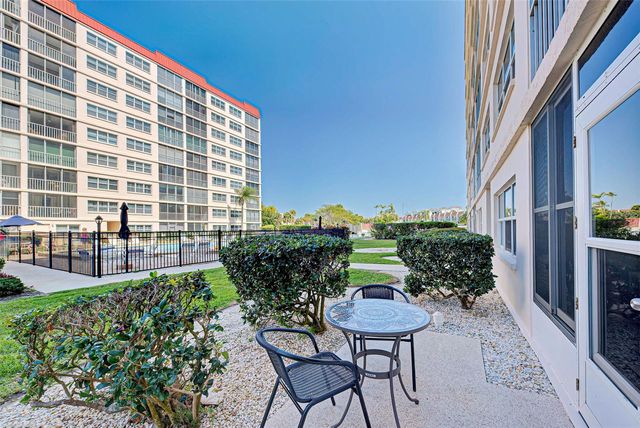 232 SAINT AUGUSTINE AVENUE 105, Venice, FL 34285