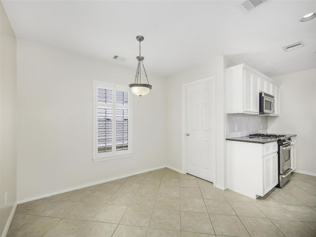 1140 W 25th Street B, Houston, TX 77008