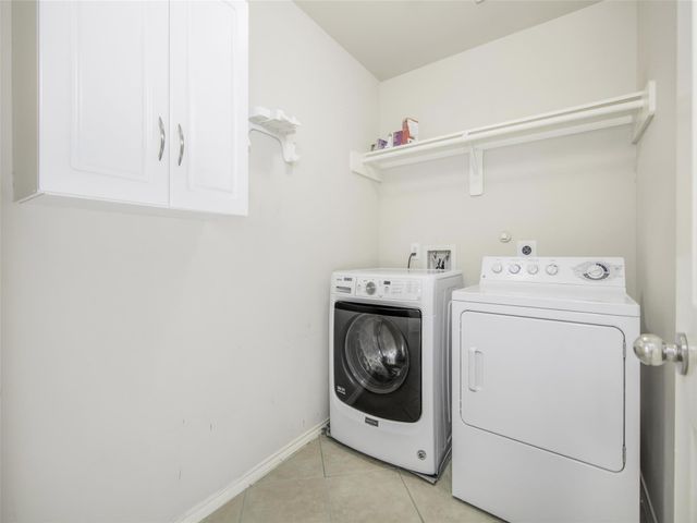 1140 W 25th Street B, Houston, TX 77008