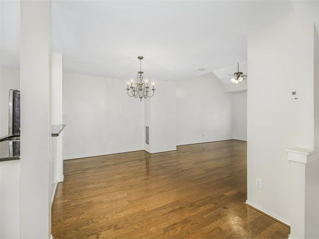 1140 W 25th Street B, Houston, TX 77008