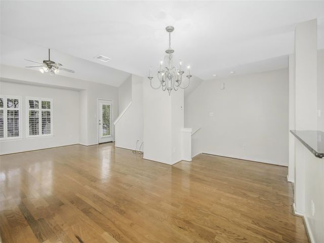 1140 W 25th Street B, Houston, TX 77008