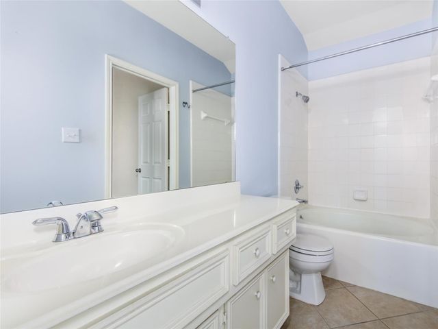 1140 W 25th Street B, Houston, TX 77008