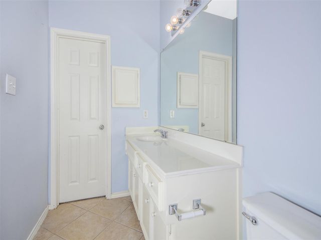 1140 W 25th Street B, Houston, TX 77008