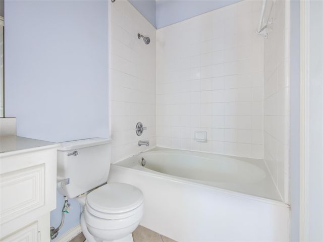 1140 W 25th Street B, Houston, TX 77008