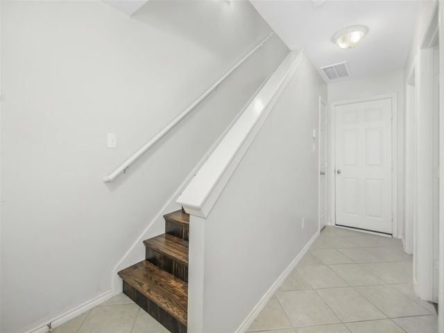 1140 W 25th Street B, Houston, TX 77008