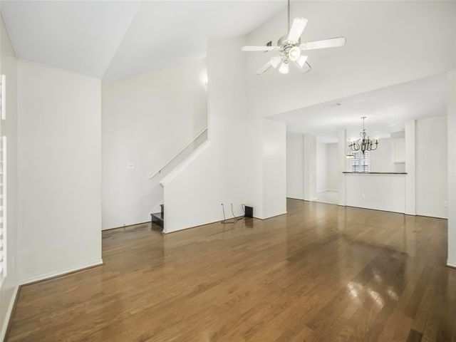 1140 W 25th Street B, Houston, TX 77008