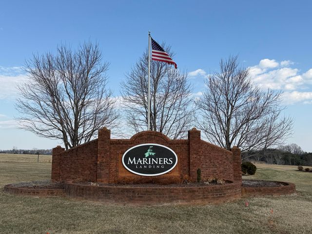 Lot 25 Pointe O Woods DR, Huddleston, VA 24104