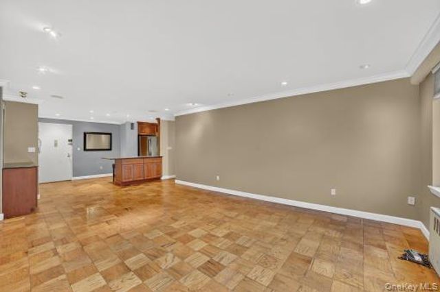 25 Lake Street 6K, White Plains, NY 10603