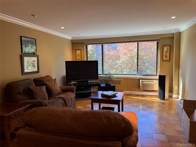 25 Lake Street 6K, White Plains, NY 10603