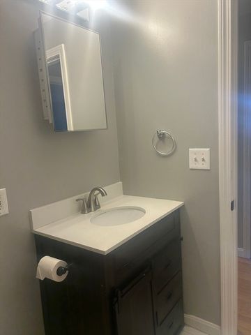 35 Longworth Ave 17, Brockton, MA 02302