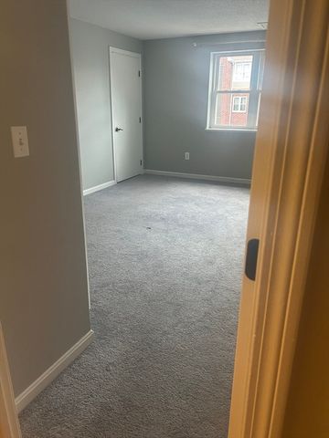 35 Longworth Ave 17, Brockton, MA 02302