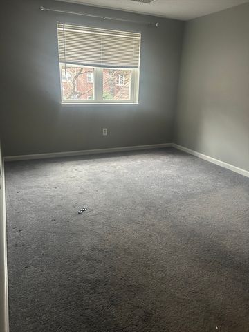 35 Longworth Ave 17, Brockton, MA 02302