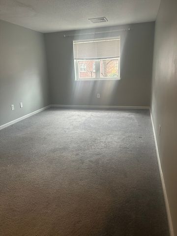 35 Longworth Ave 17, Brockton, MA 02302