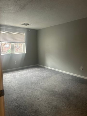 35 Longworth Ave 17, Brockton, MA 02302